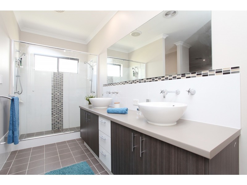 4 Pintaudi Court, Landsdale WA 6065