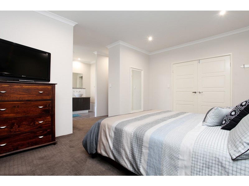 4 Pintaudi Court, Landsdale WA 6065