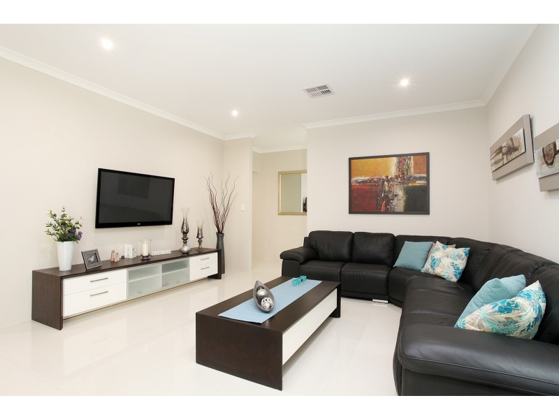 4 Pintaudi Court, Landsdale WA 6065