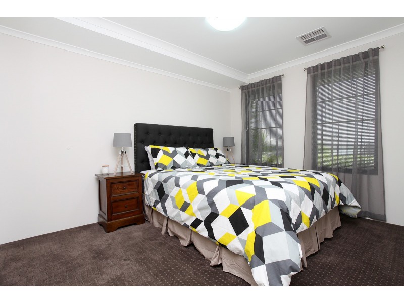 4 Pintaudi Court, Landsdale WA 6065