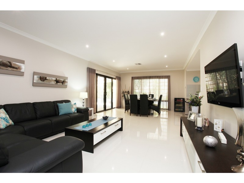 4 Pintaudi Court, Landsdale WA 6065