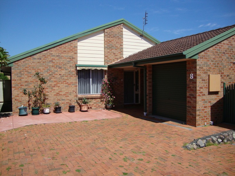 8 Tasman Court, Caves Beach NSW 2281