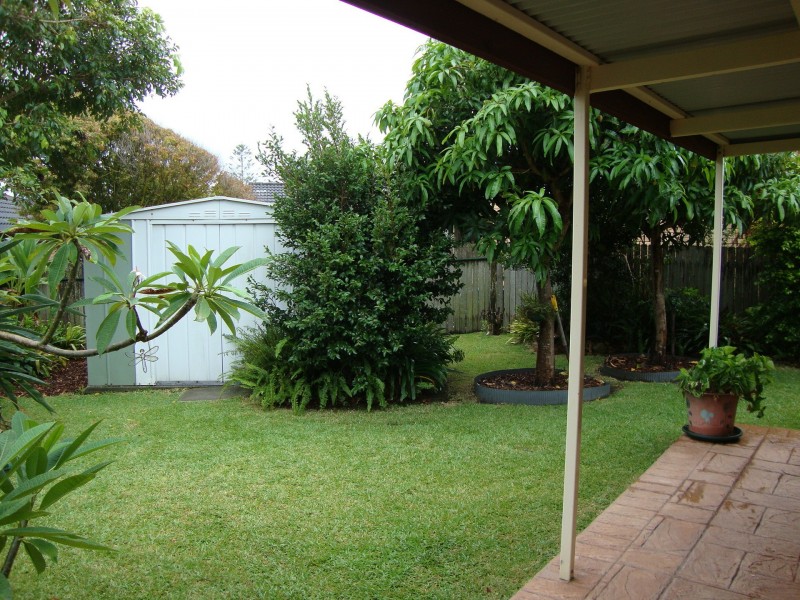 8 Tasman Court, Caves Beach NSW 2281