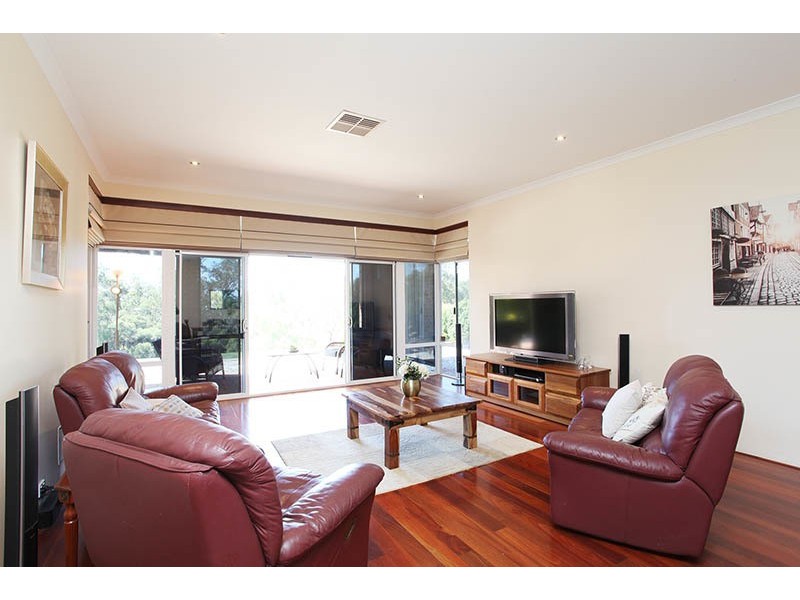 19 Bevan Loop, Roelands WA 6226