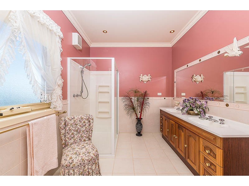 75 Wattle Grove, Loch Sport VIC 3851