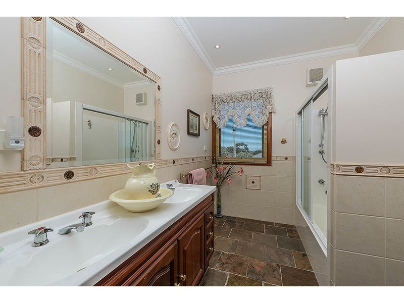 75 Wattle Grove, Loch Sport VIC 3851