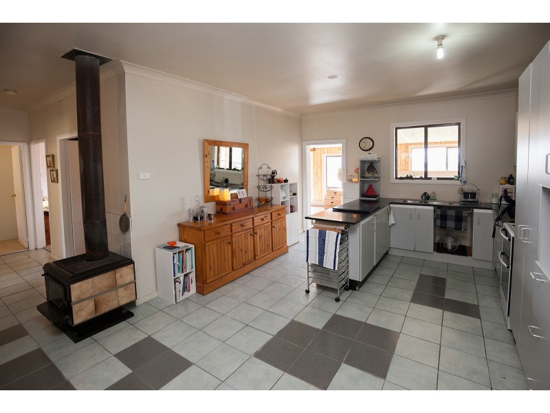 100 Sykes Lane, Blayney NSW 2799