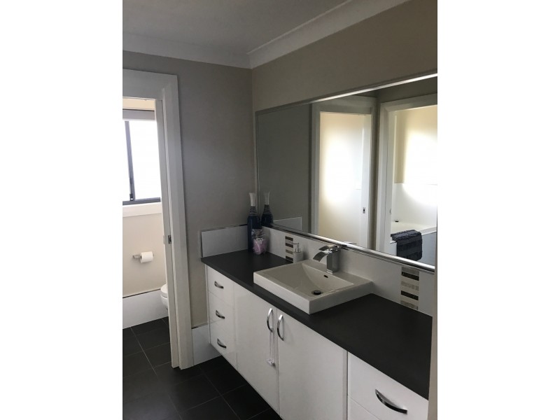 6 Lombardy Way, Orange NSW 2800