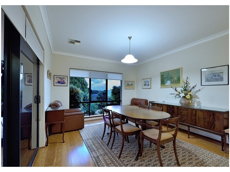 4 Kilkenny Gardens, Halls Head WA 6210