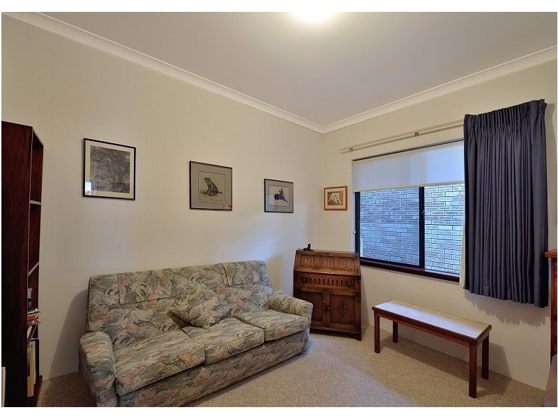 4 Kilkenny Gardens, Halls Head WA 6210