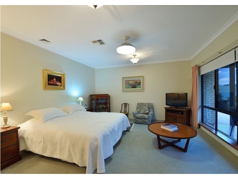 4 Kilkenny Gardens, Halls Head WA 6210