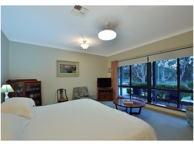 4 Kilkenny Gardens, Halls Head WA 6210