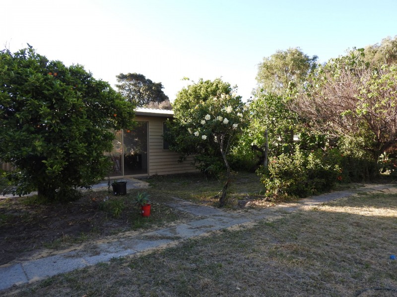 6 Estuary Place, Wannanup WA 6210