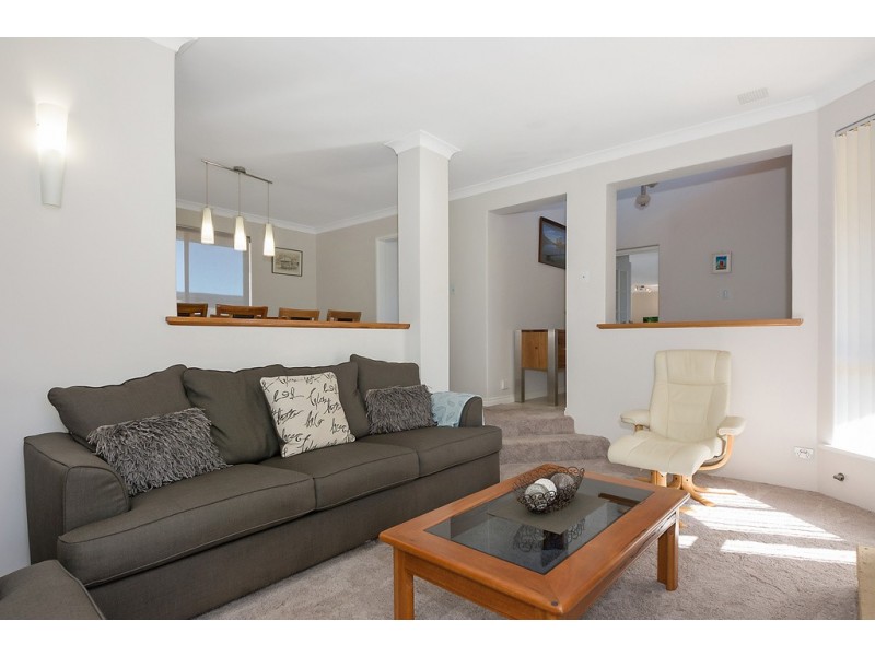10 Rainbow View, Ocean Reef WA 6027