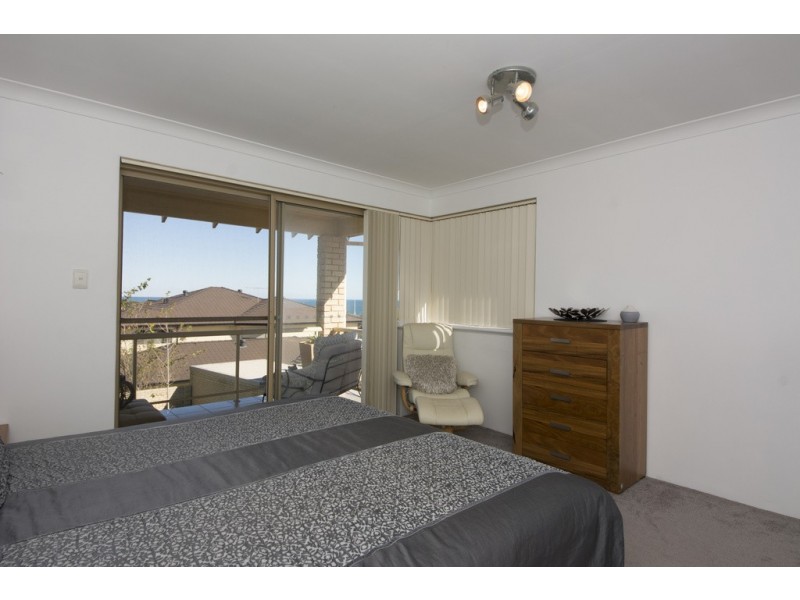 10 Rainbow View, Ocean Reef WA 6027