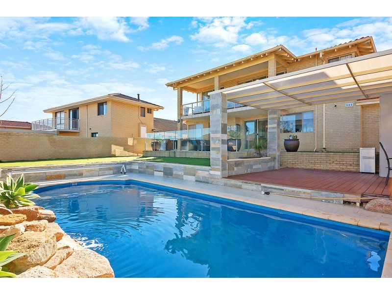 10 Rainbow View, Ocean Reef WA 6027