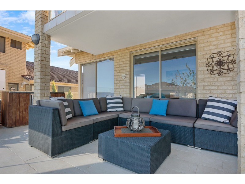 10 Rainbow View, Ocean Reef WA 6027