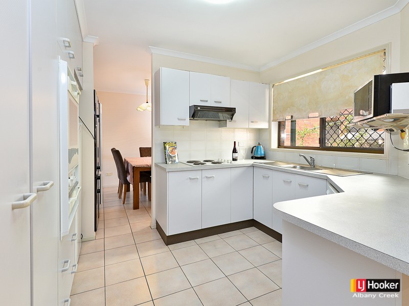 2 Troy Court, Eatons Hill QLD 4037