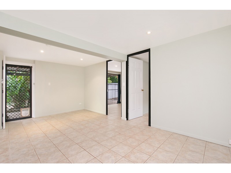 30 Rowanda Street, Slacks Creek QLD 4127