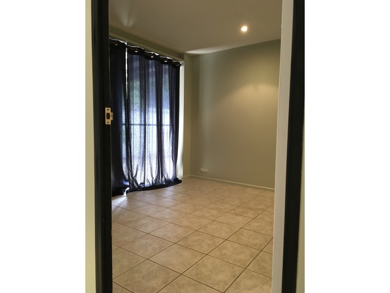 30 Rowanda Street, Slacks Creek QLD 4127