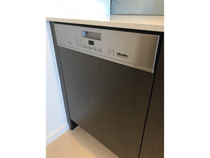 11108/25 East Quay Drive, Biggera Waters QLD 4216