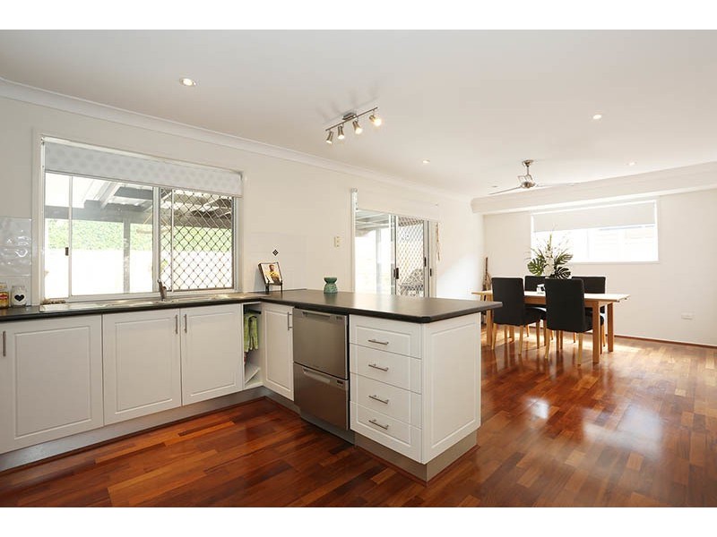 1/2 Leah Court, Wellington Point QLD 4160