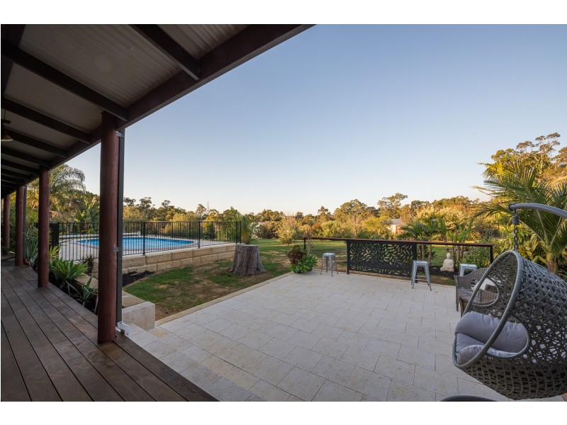 2 Kingia Close, Burekup WA 6227