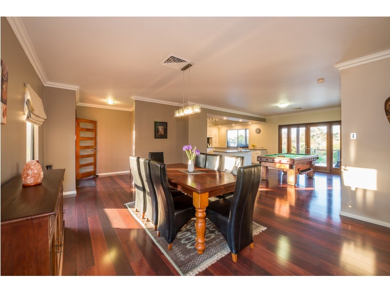 2 Kingia Close, Burekup WA 6227