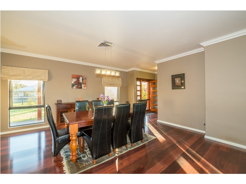 2 Kingia Close, Burekup WA 6227