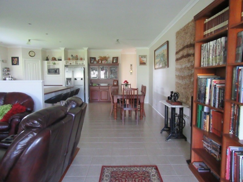 11 Housden Close, Muchea WA 6501