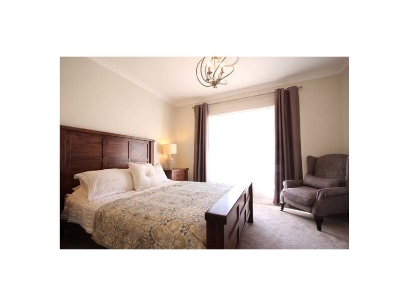 6 Oliver Cove, Broulee NSW 2537