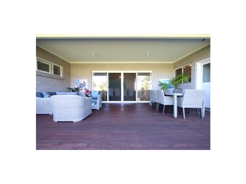 6 Oliver Cove, Broulee NSW 2537