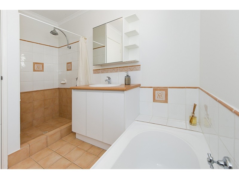 2/41 Cyril Street, Bassendean WA 6054