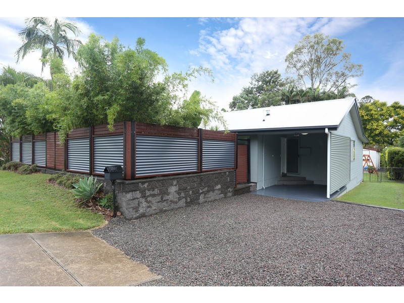 25 Hillcrest Avenue, Nambour QLD 4560