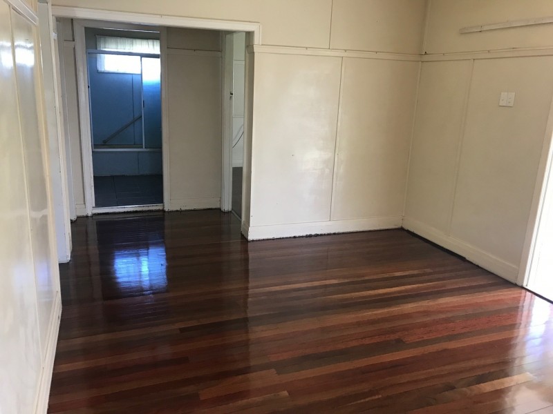 40 Dwyer Street, Silkstone QLD 4304