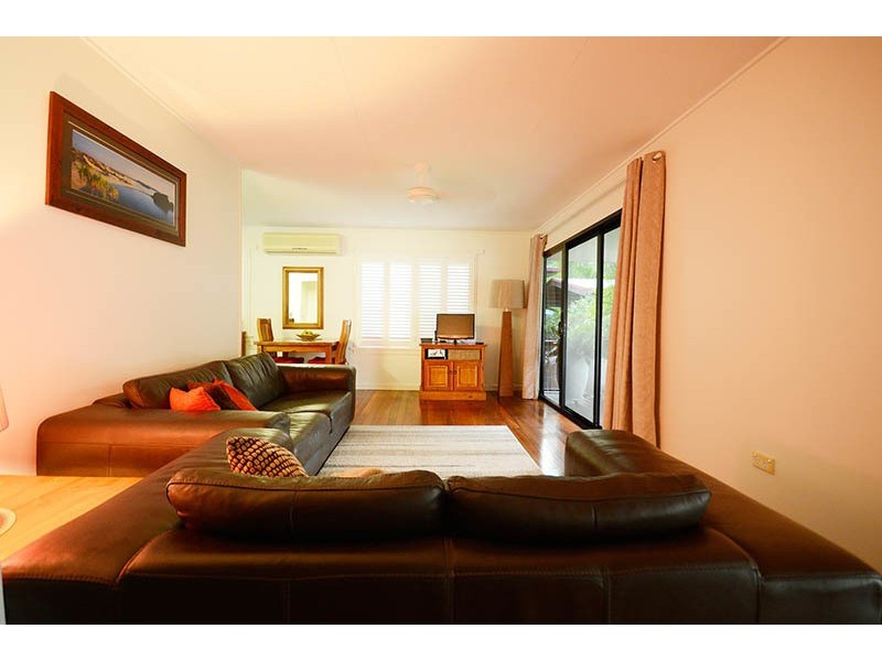 21 Murchison Street, Whitfield QLD 4870