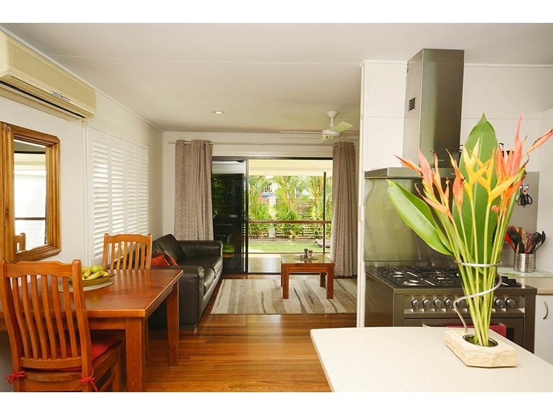 21 Murchison Street, Whitfield QLD 4870