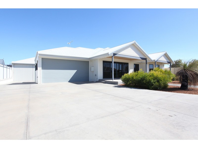 4 Skua Way, Jurien Bay WA 6516
