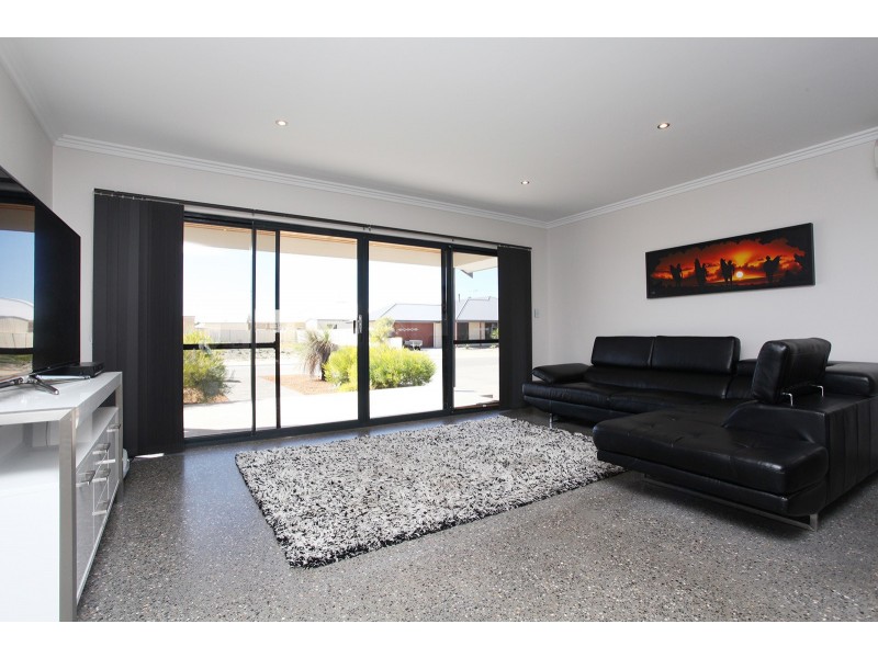 4 Skua Way, Jurien Bay WA 6516