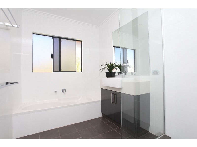 4 Skua Way, Jurien Bay WA 6516