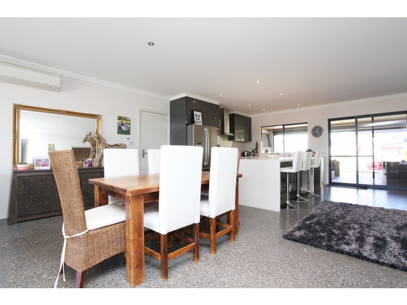 4 Skua Way, Jurien Bay WA 6516