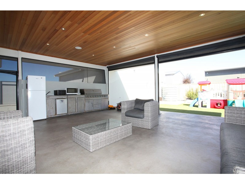 4 Skua Way, Jurien Bay WA 6516