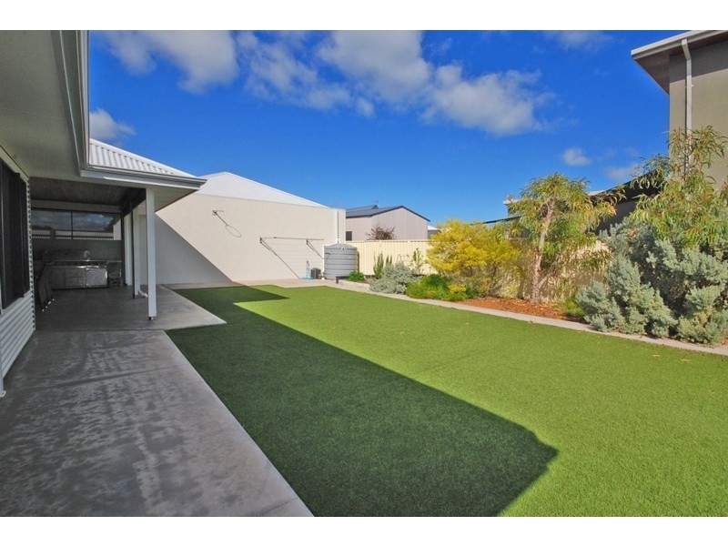 4 Skua Way, Jurien Bay WA 6516