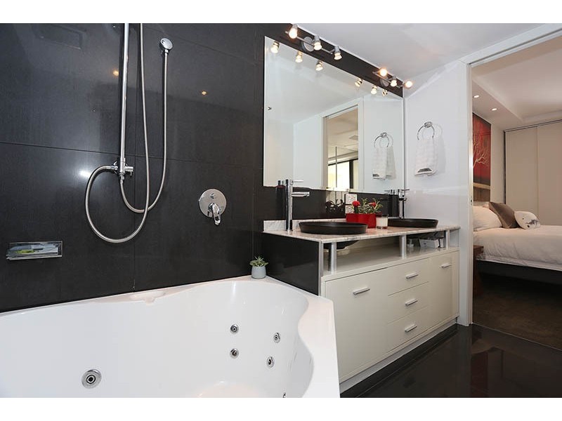 6/28 Woodroffe Avenue, Main Beach QLD 4217