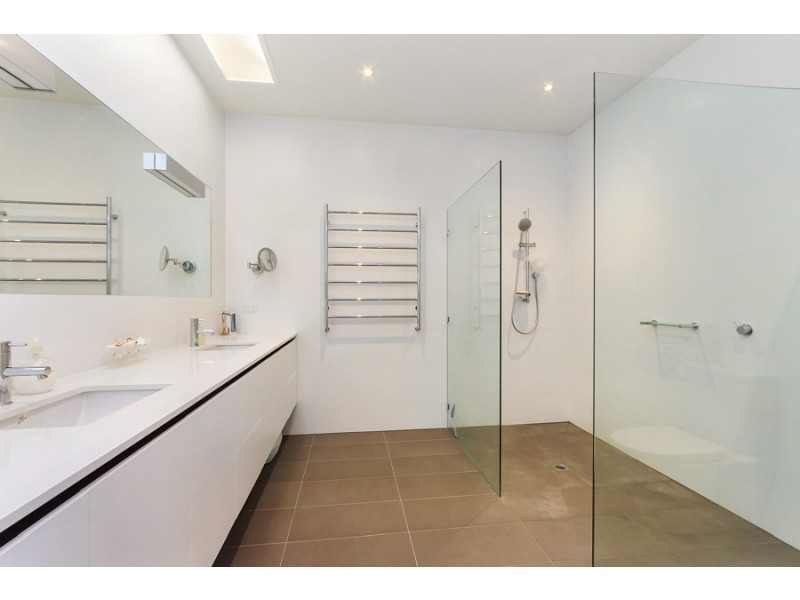 8/74 Stokes Street, Port Melbourne VIC 3207