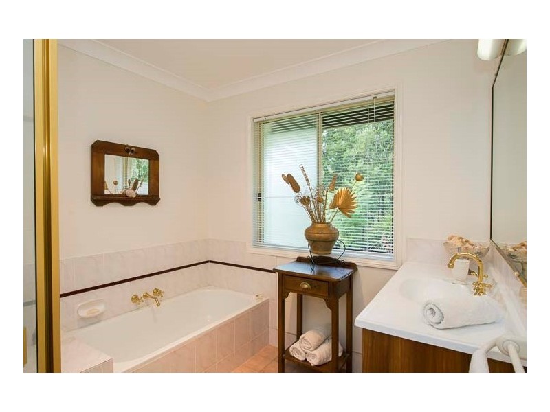 170 Lynwood Drive, Guanaba QLD 4210