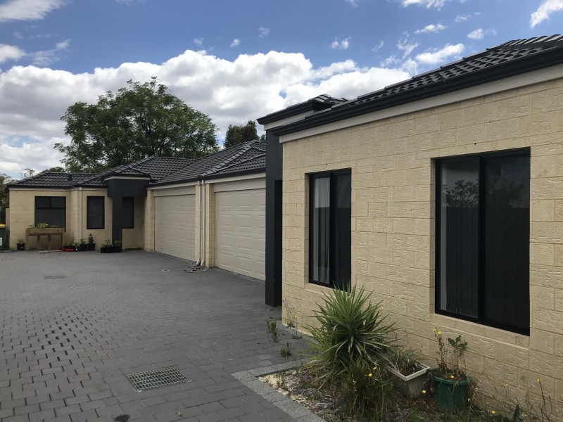 10 Lathwell Street, Armadale WA 6112