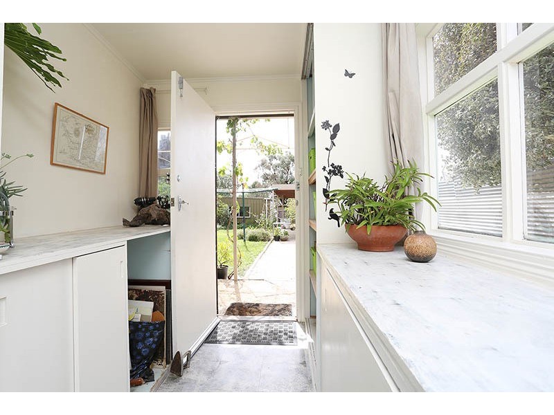 106 La Trobe Street, Redan VIC 3350