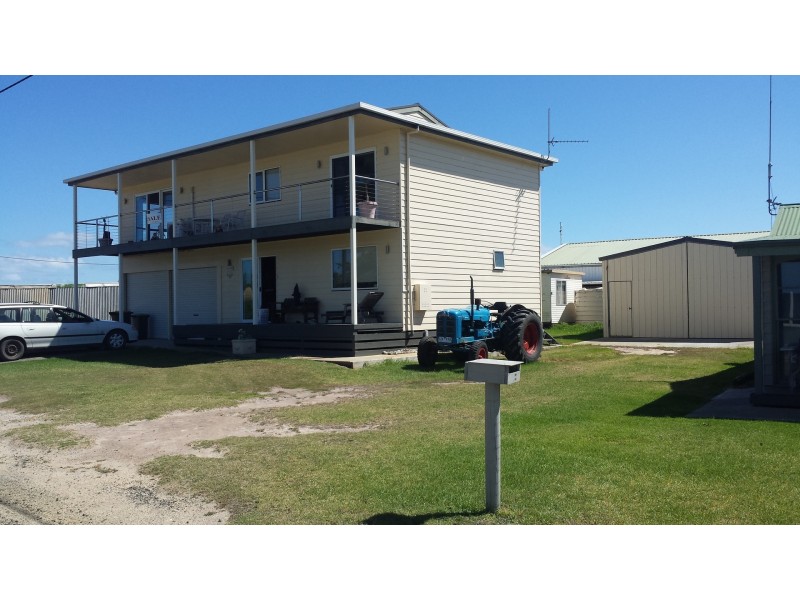 11 Wight Street, Manns Beach VIC 3971