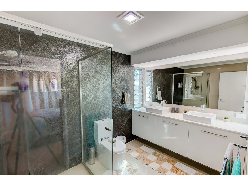 43 Slade Esplanade, Slade Point QLD 4740